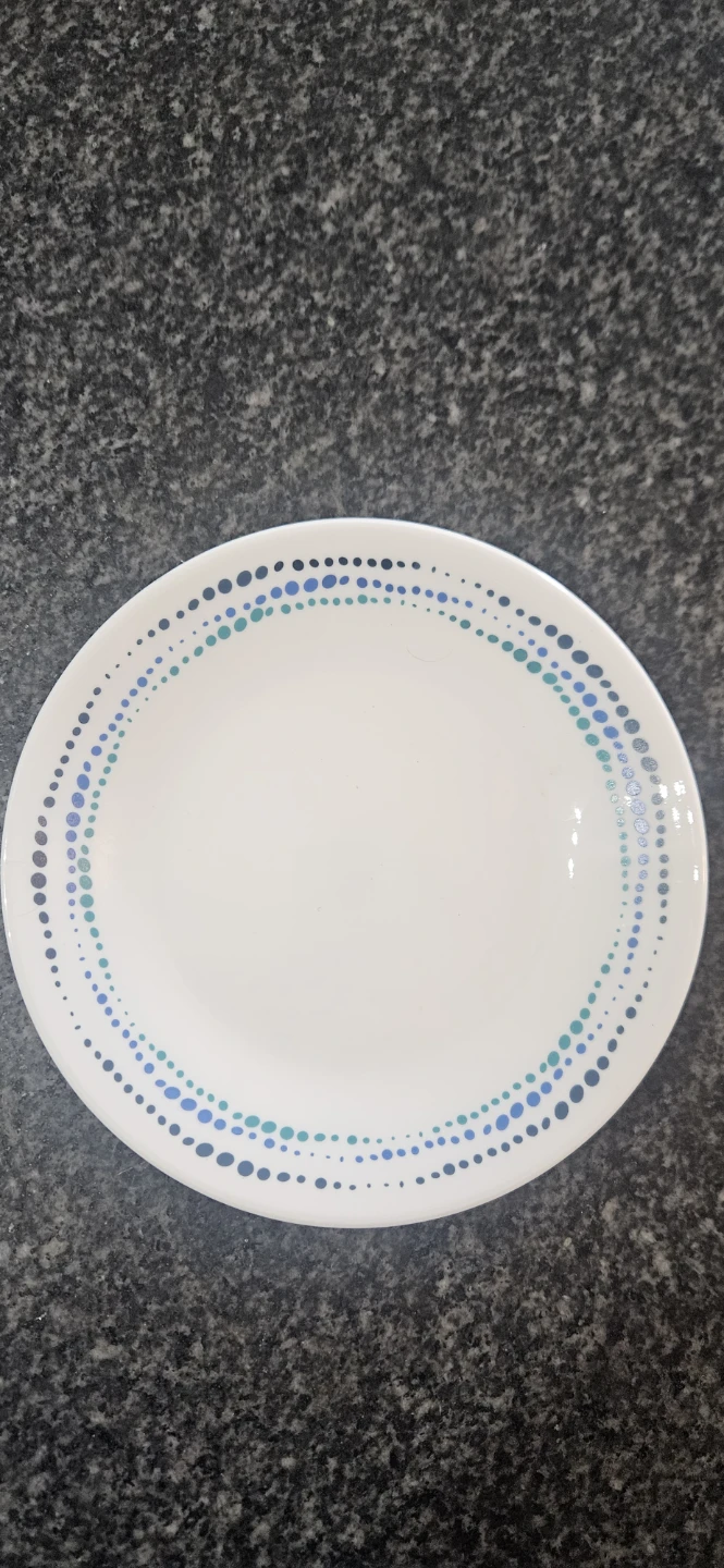 Corelle Dinnerware 12 pc set - photo 2