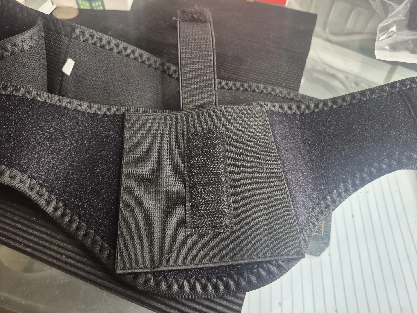 Black adjustable waist support belt - photo 3