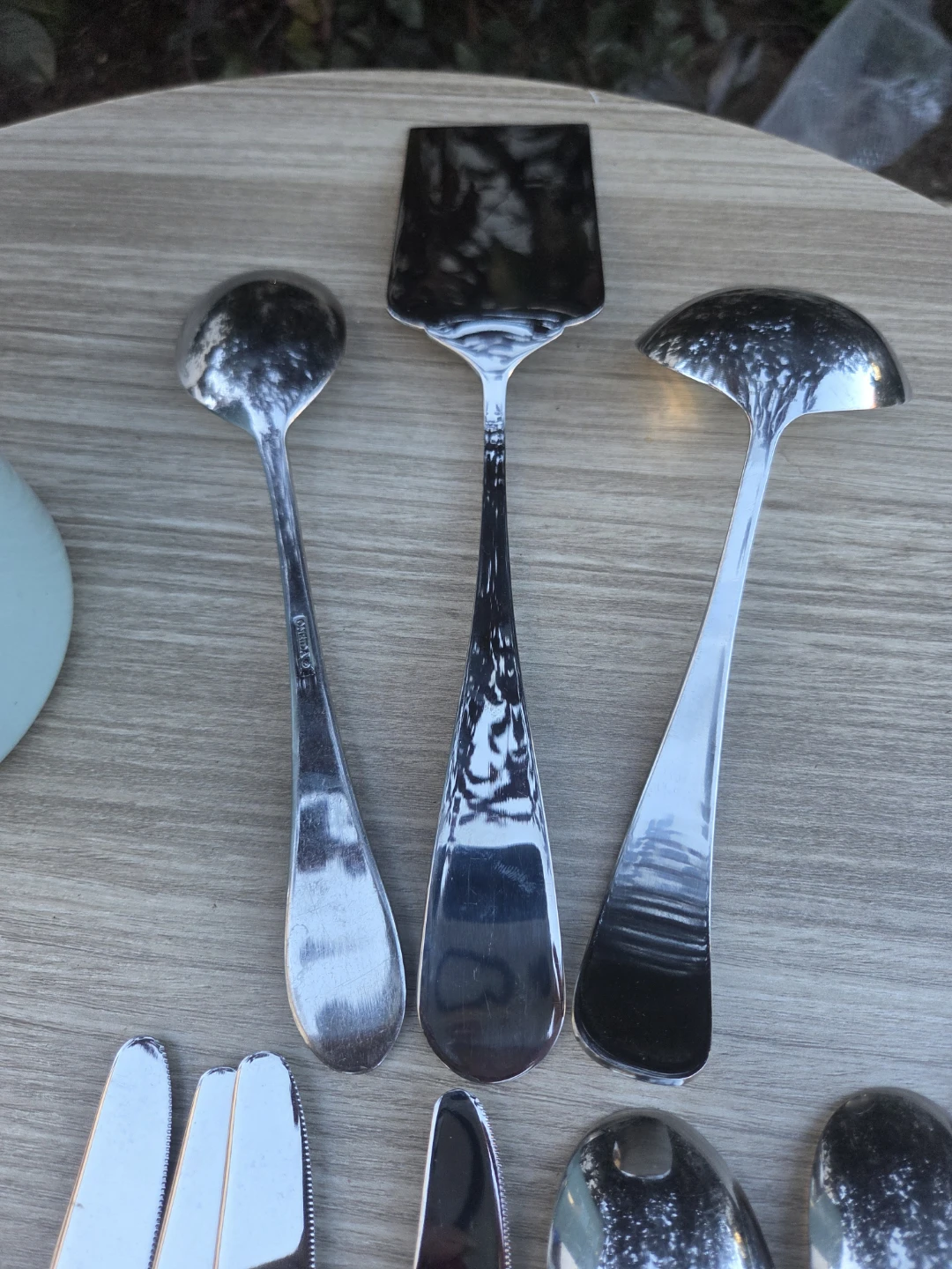 Oneida Stainless Steel Flatware Set - photo 3