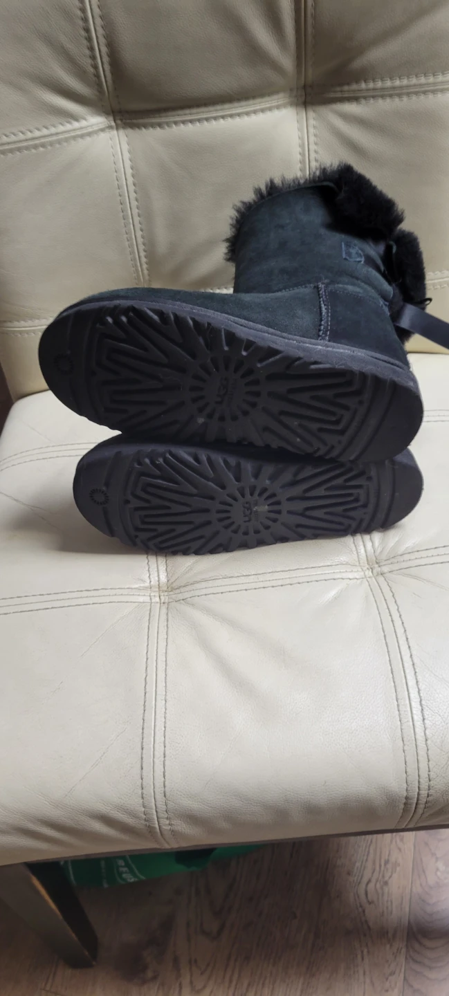 Black UGG Australia (like  Bailey bows)  Boots sz 6 - photo 4