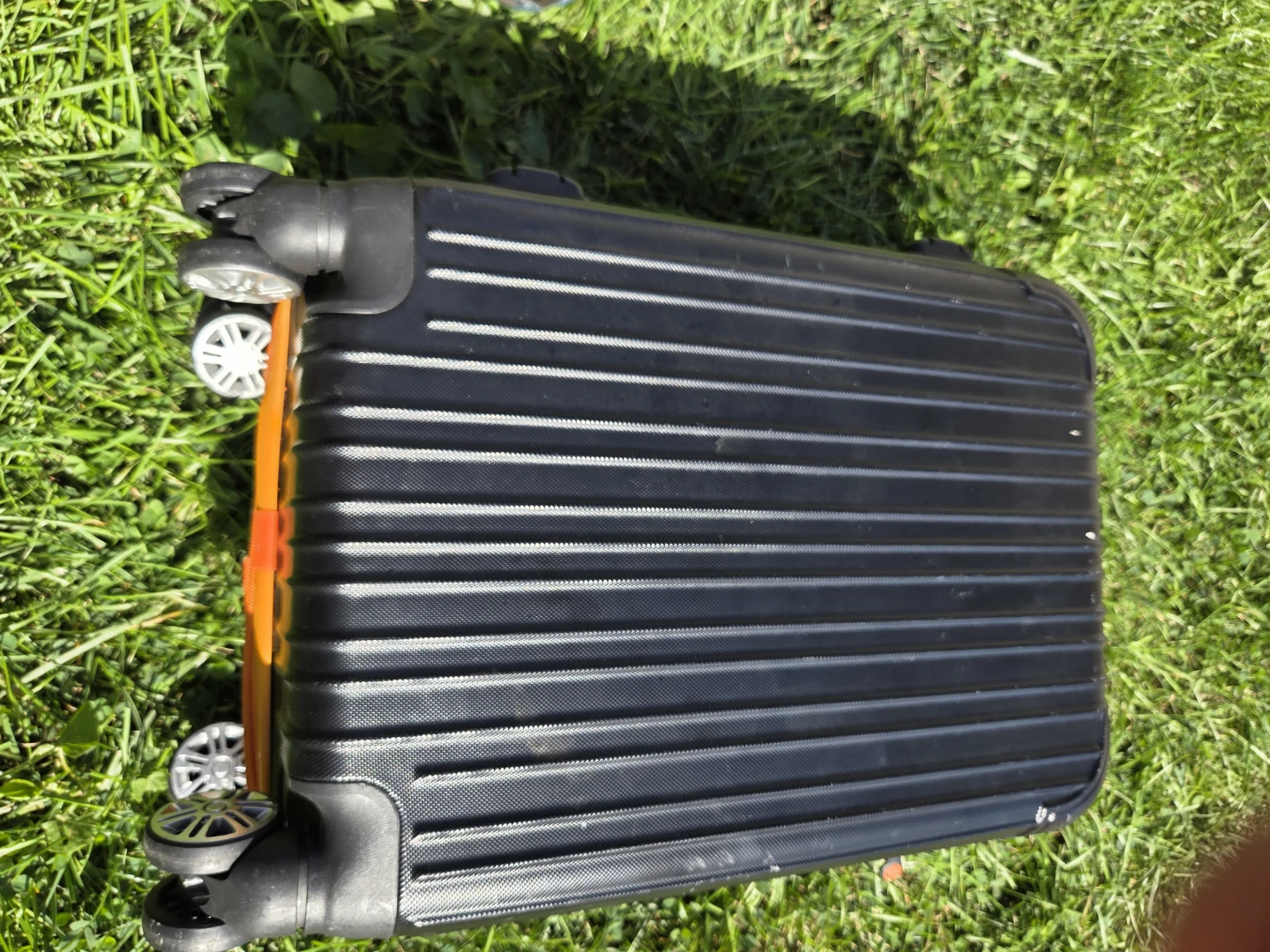 CARRYON. LUGGAGE