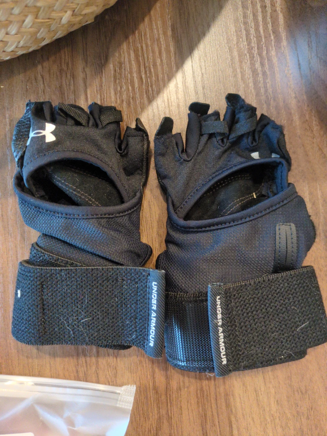 Under Armour fingerless training gloves