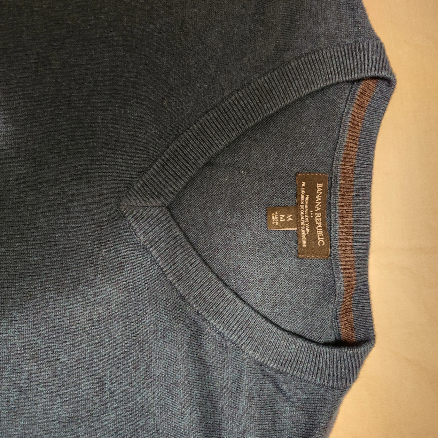Banana Republic V-Neck Sweater, Size Medium