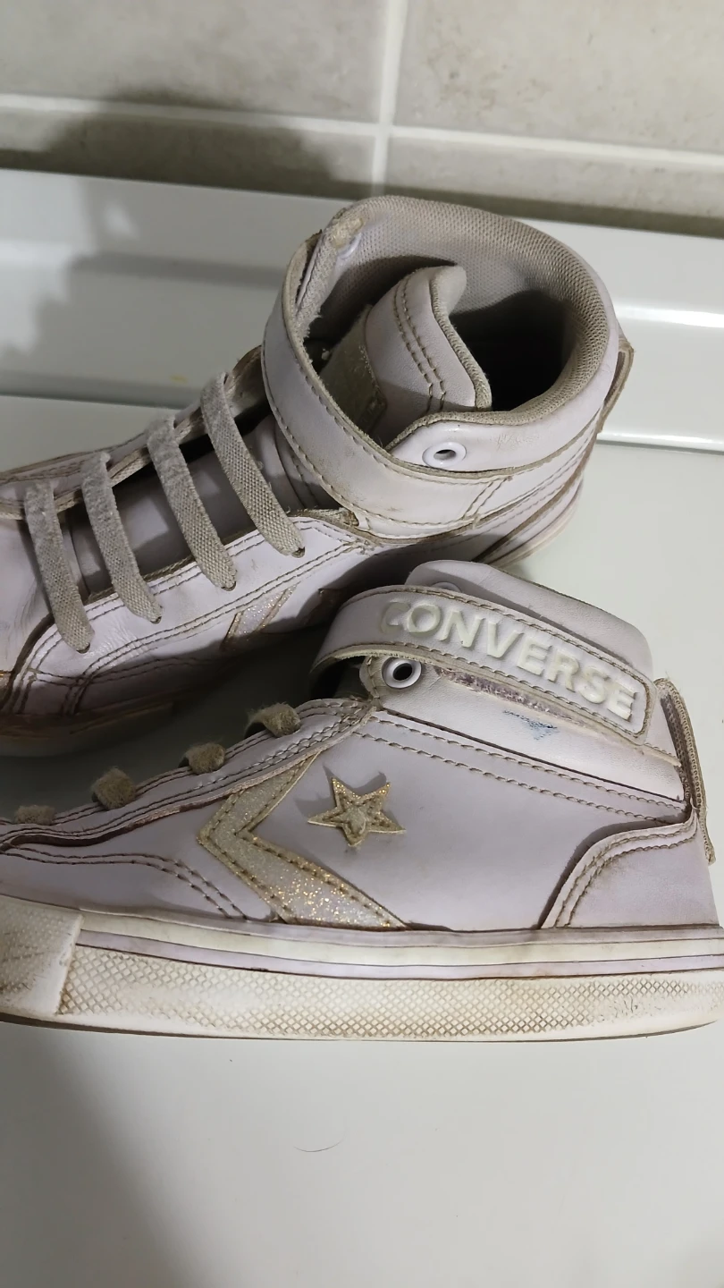 3 pairs of girl's sneakers for  $5.00 - photo 4