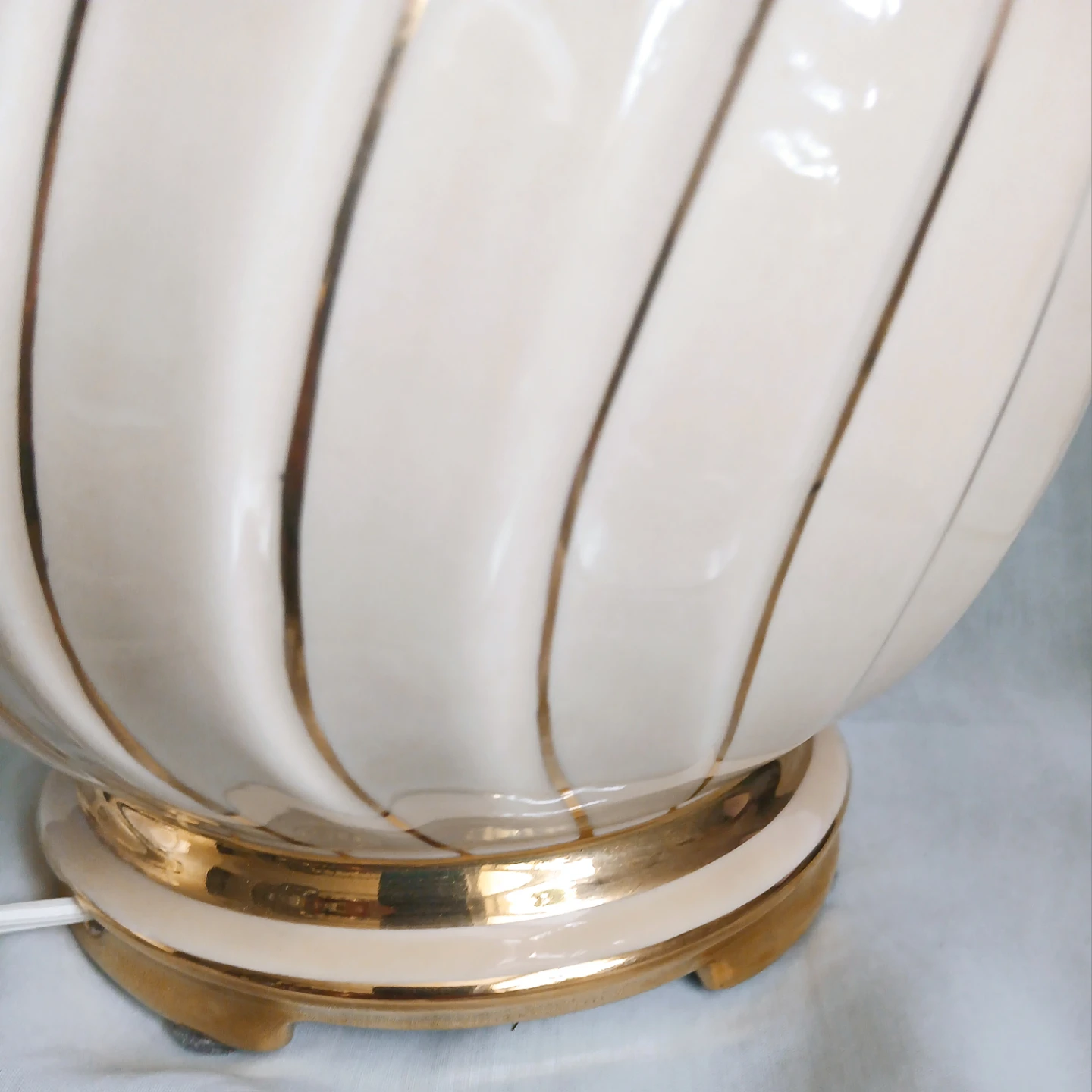 Vintafe Cream and gold ceramic table lamp - photo 3