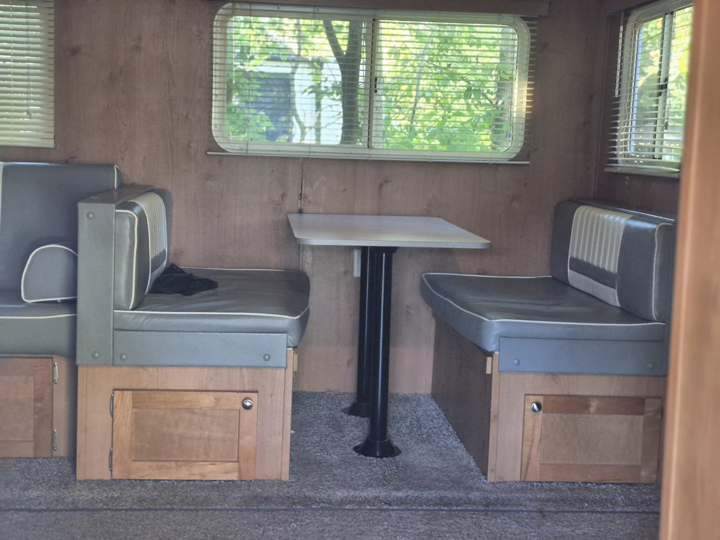 Riverside Retro Travel Trailer - photo 2