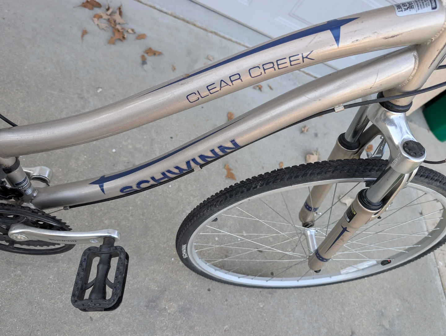 Schwinn Clear Creek Hybrid Bicycle 28" - photo 5