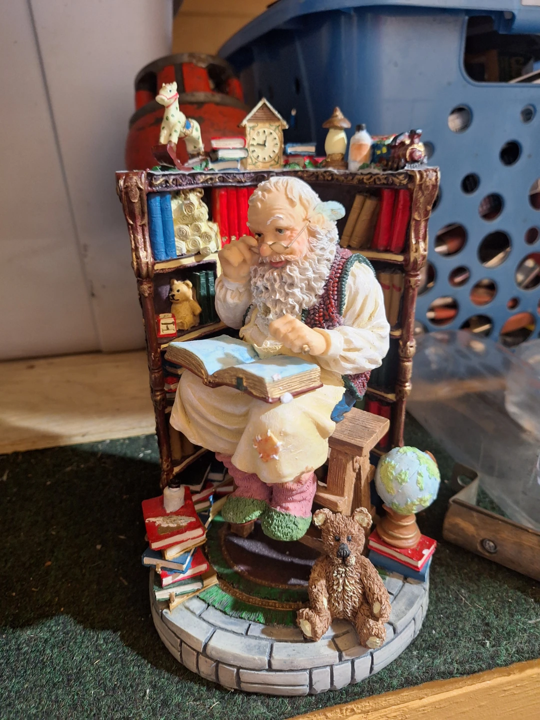 Vintage porcelain Christmas Santa Figurine by Danson Decor Inc. - photo 3