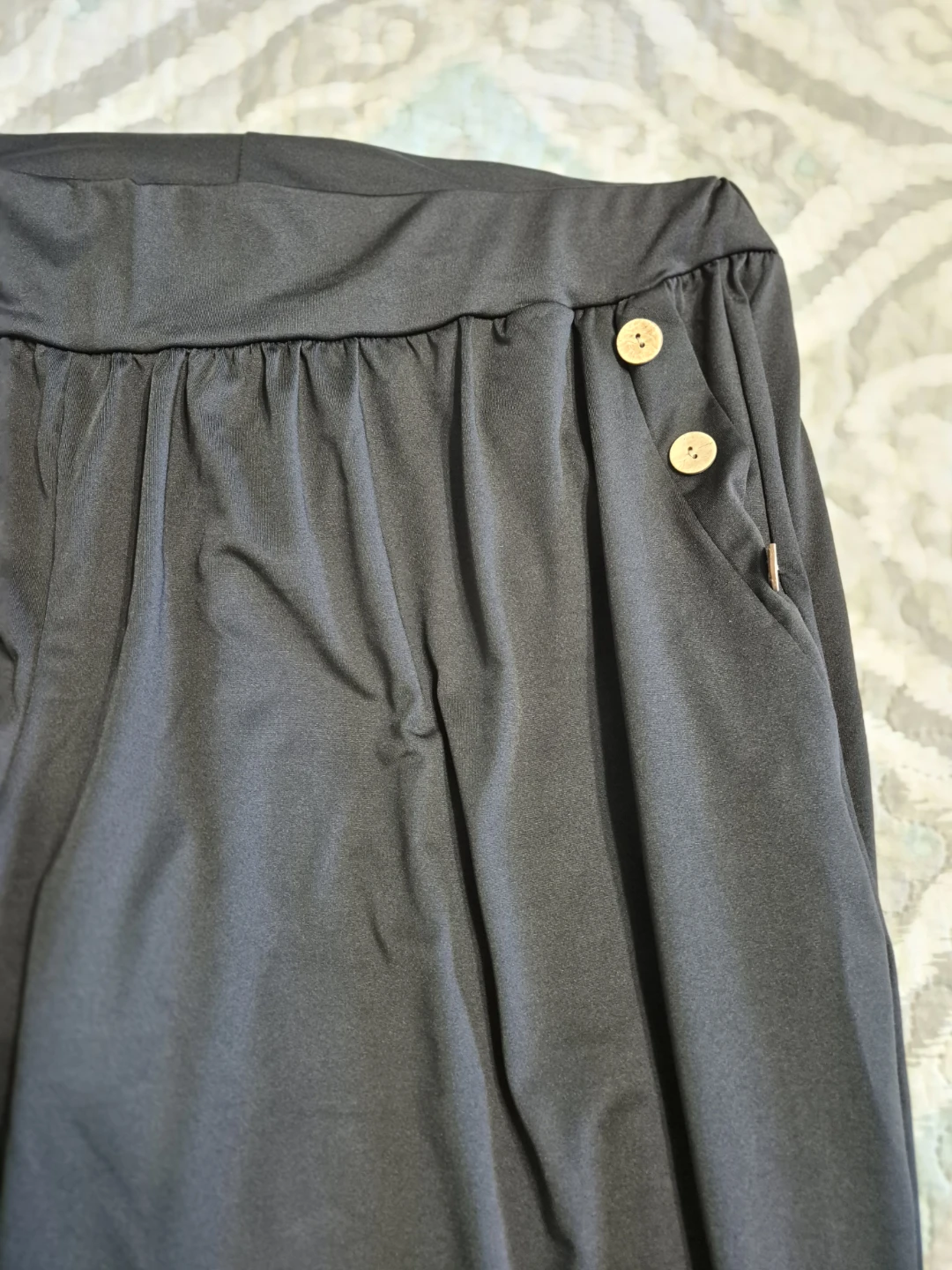 Ladies Size 4XL Black Capris - photo 5