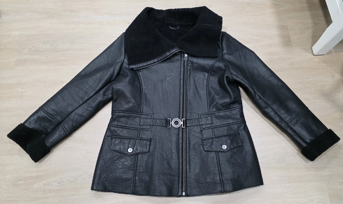 Ladies XL Danier Black Leather Jacket - photo 3