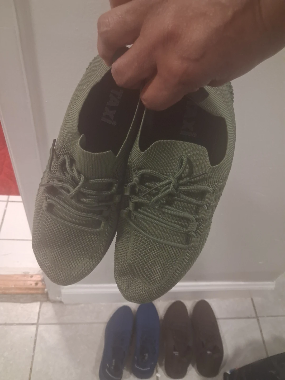 SNEAKERS SALE - photo 4