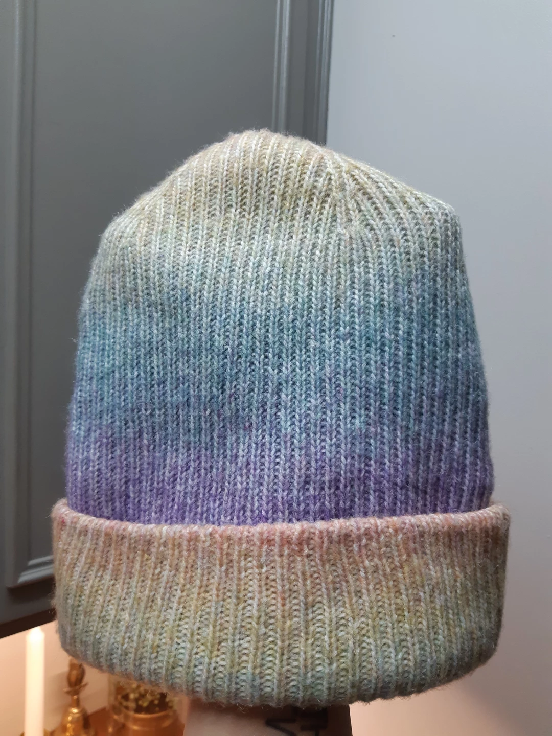 lyla + luxe women's rainbow ombre knit cuff beanie - photo 2