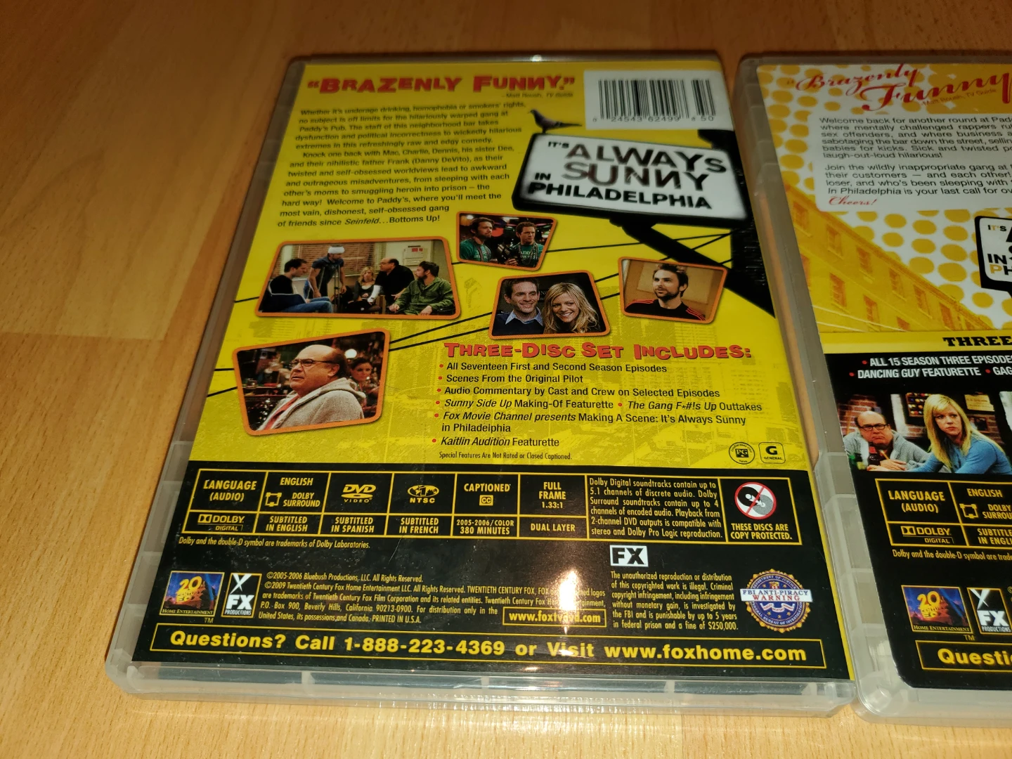 It's Always Sunny in Philadelphia Seasons 1-3 DVD Set - photo 2