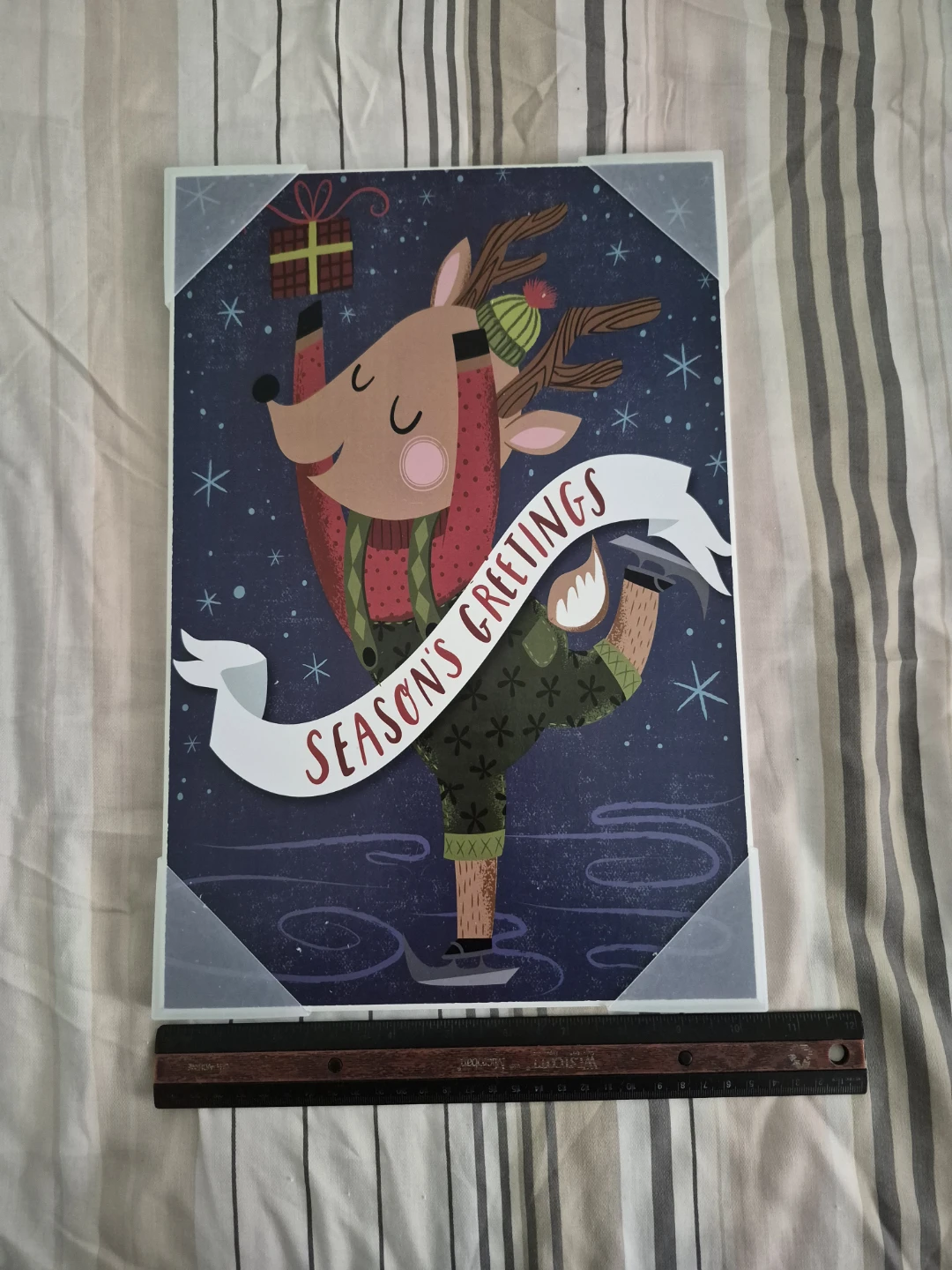 (New) "Season's Greetings" Reindeer Wall Plaque - Home Decor