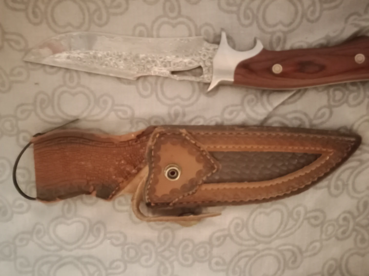 Fixed Blade Knife with Leather Sheath