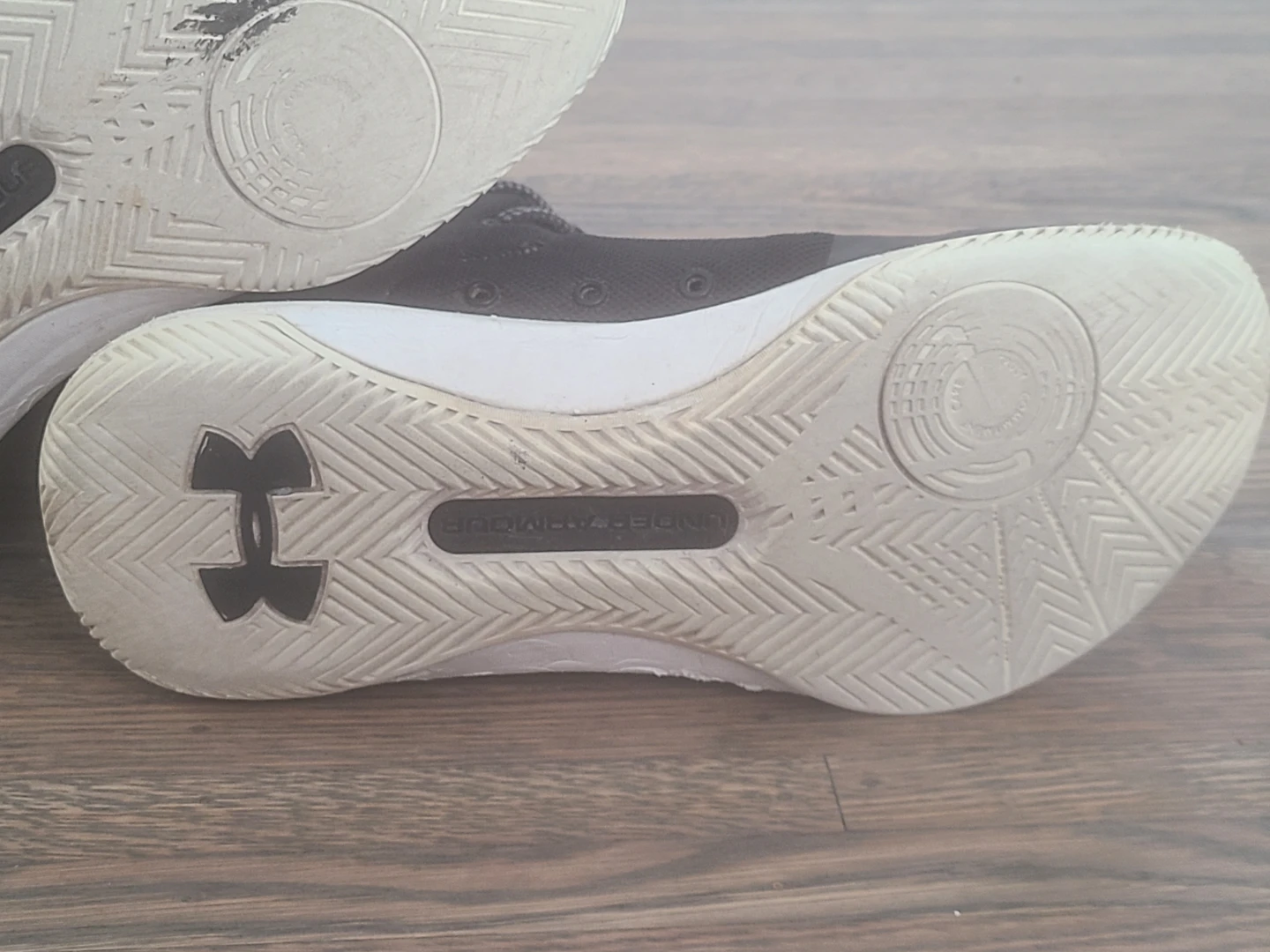 Under Armour Curry SC basketball shoes - photo 4