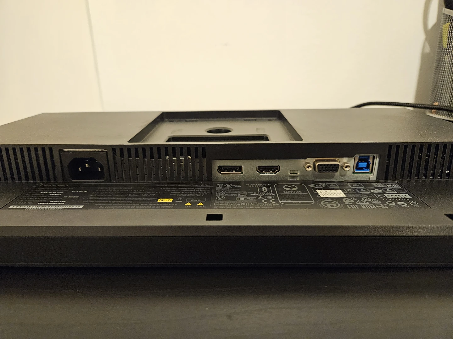 Lenovo ThinkVision 22” Full HD Monitor - photo 4