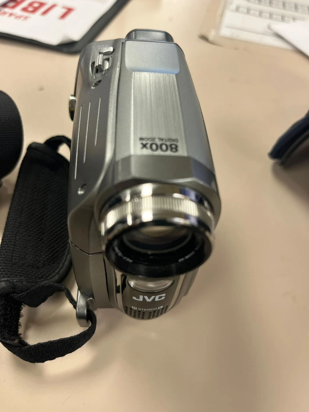 JVC GR-D770U Digital Video Camera - photo 3