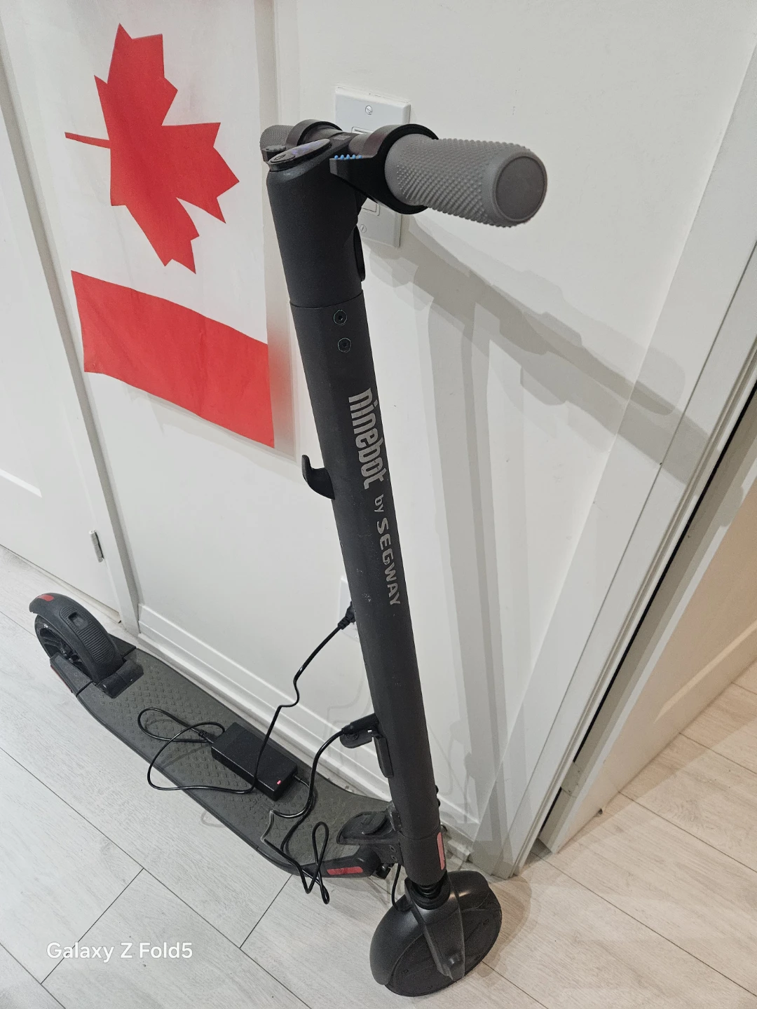 Brand new electric ninebot scooter - photo 2