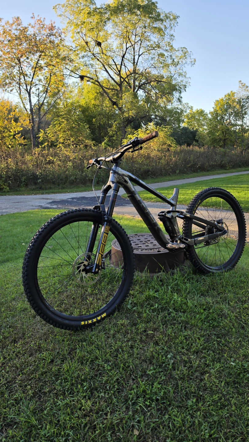 Trek Mountain Bike - photo 2