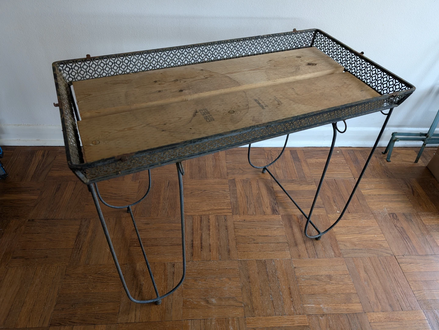 Metal plant stand/table