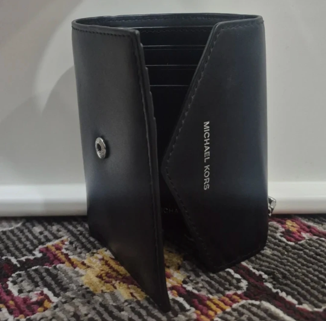 Michael Kors Black Leather Wallet - photo 2