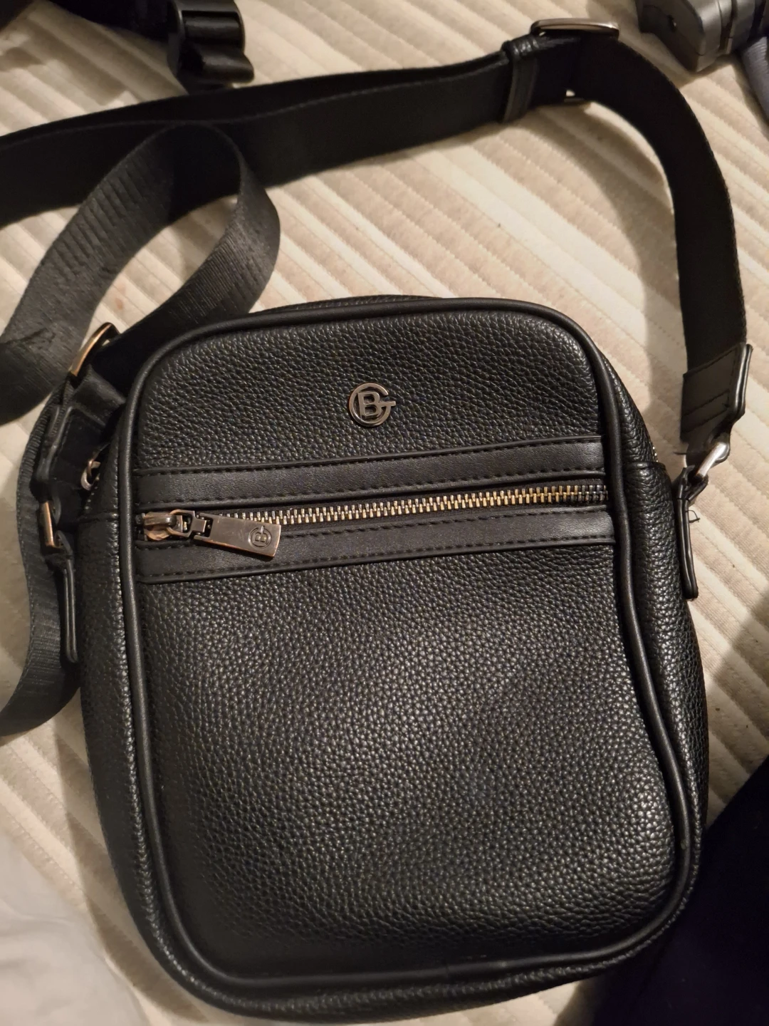 Kane Crossbody
