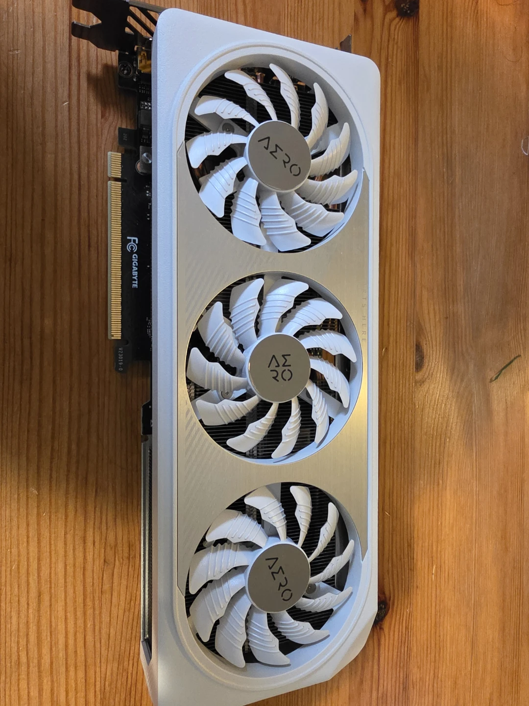 Gigabyte GeForce RTX 4060 Ti Aero OC 8GB