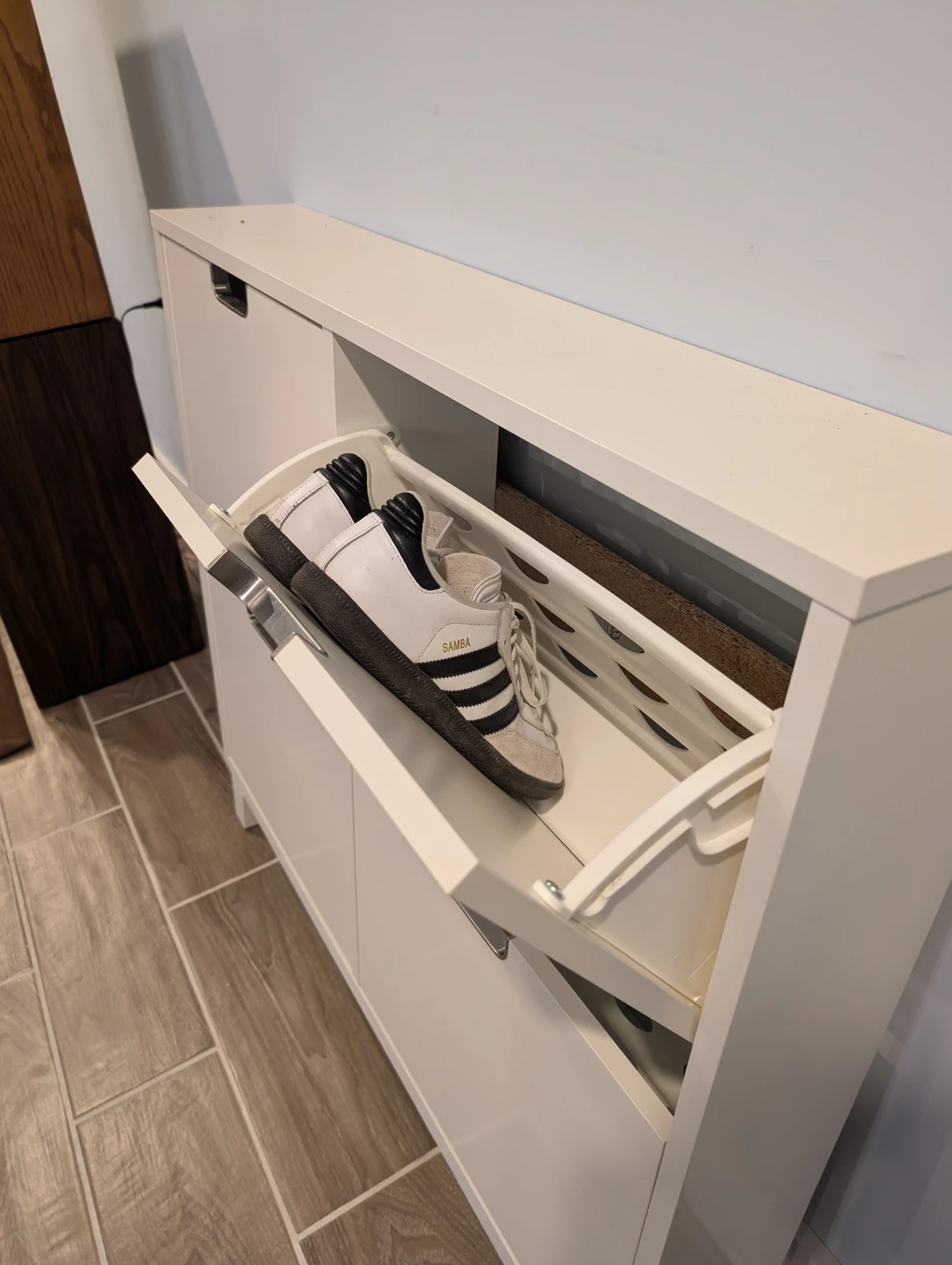 White 4-Compartment Shoe Cabinet - photo 2