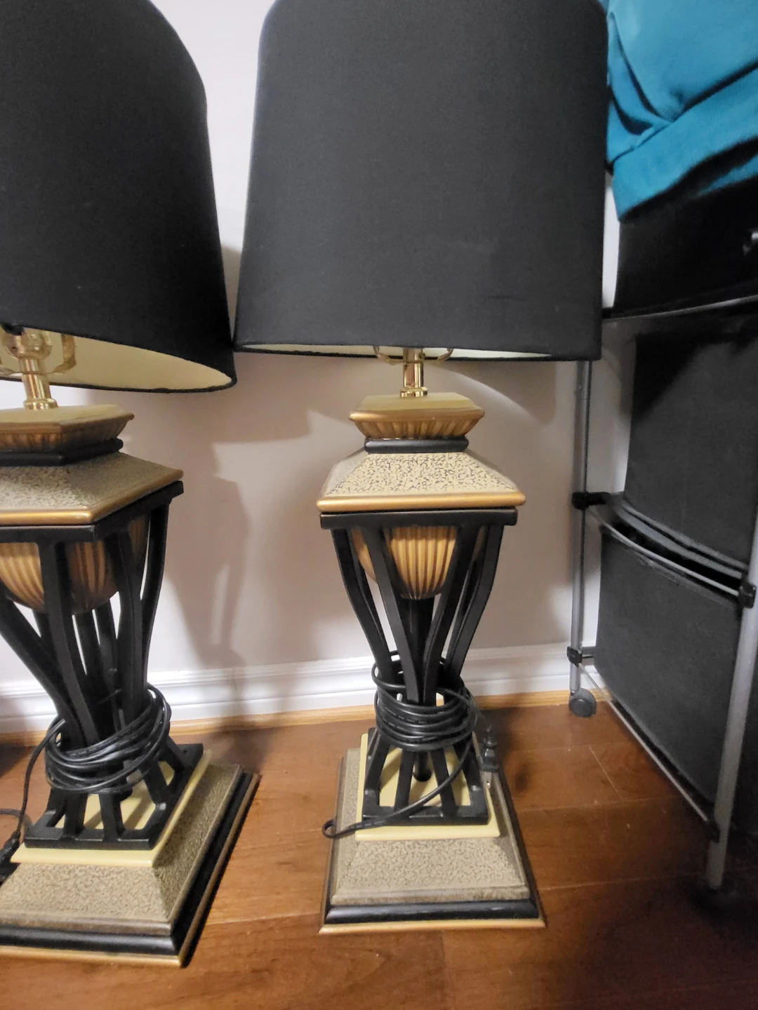 Set of two decorative table lamps - photo 2