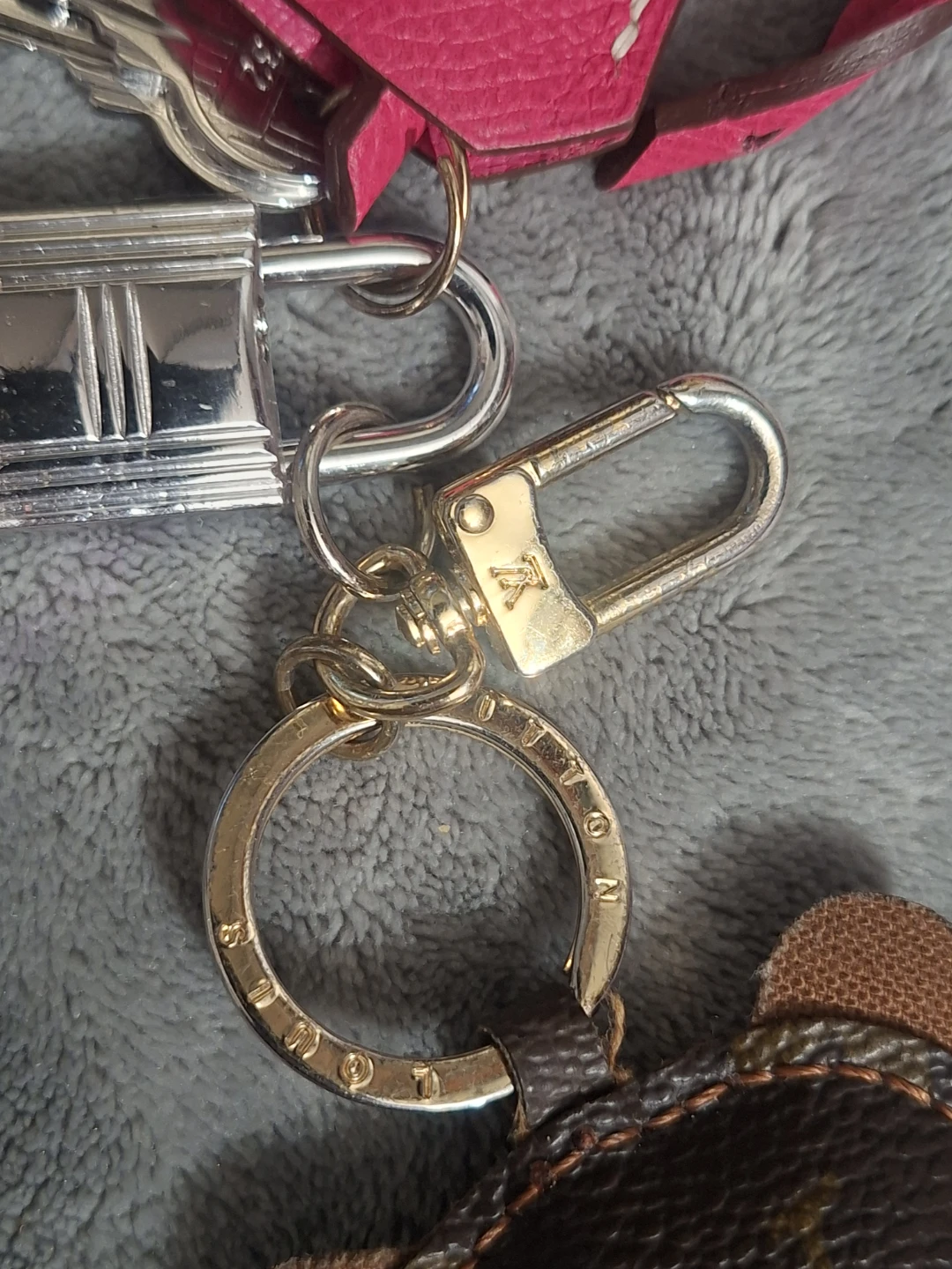 Louis Vuitton Bear Bag Charm Keychain + HERMÈS LOCK W/2 KEYS - photo 5