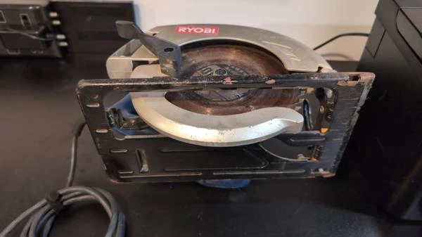 Ryobi CSB123 Corded 7 1/4" Circular Saw - $30 - photo 3