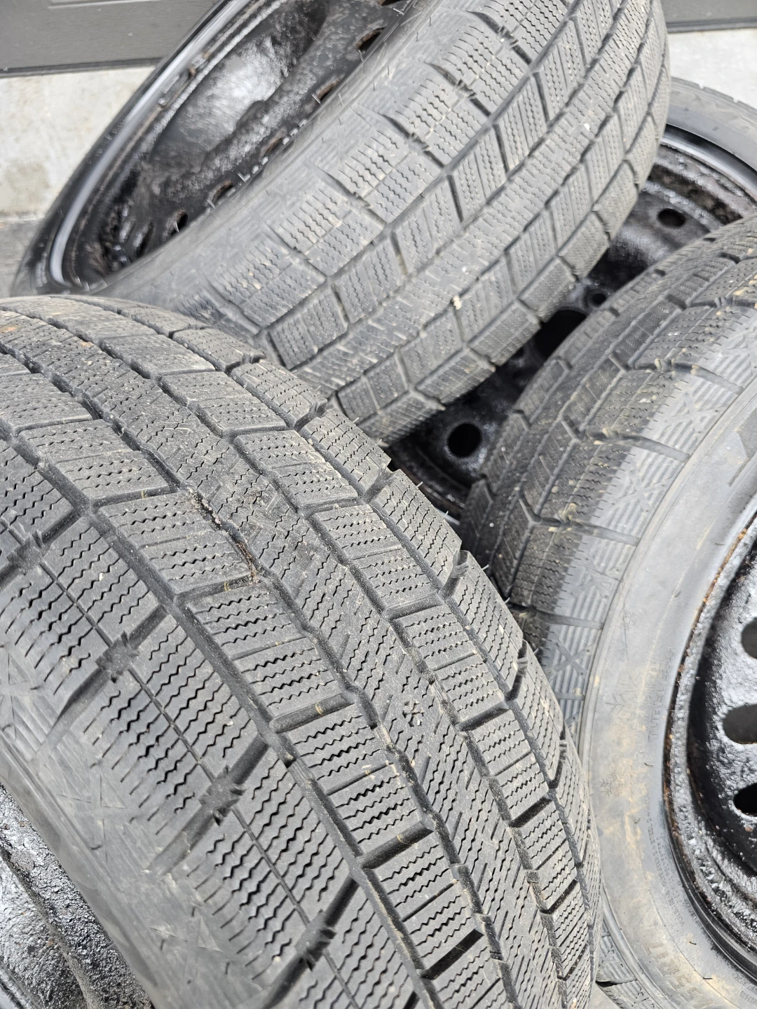 Set of 4 Joyroad Winter Tires 225/55R17 - photo 2