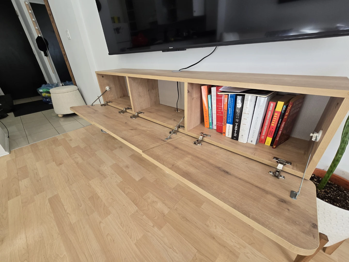 Wall-mounted Floating TV/Book stand - photo 3