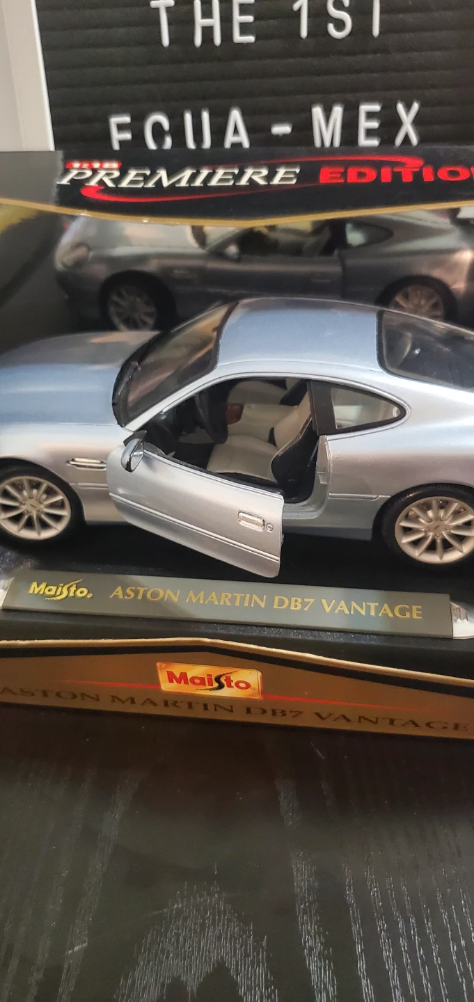 Maisto Aston Martin DB7 Vantage 1:18 - photo 5