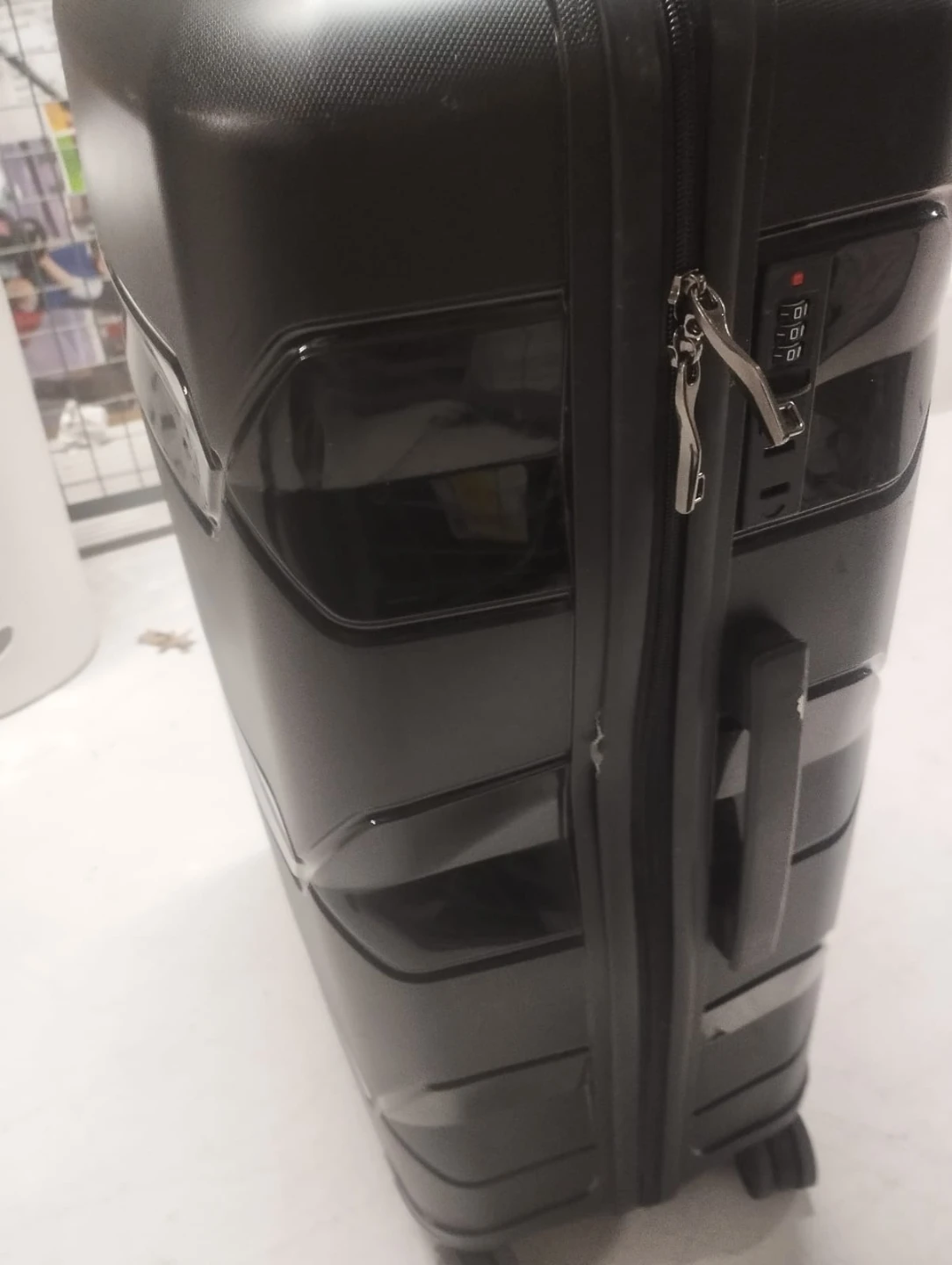 Black Hardshell Spinner Suitcase - photo 5