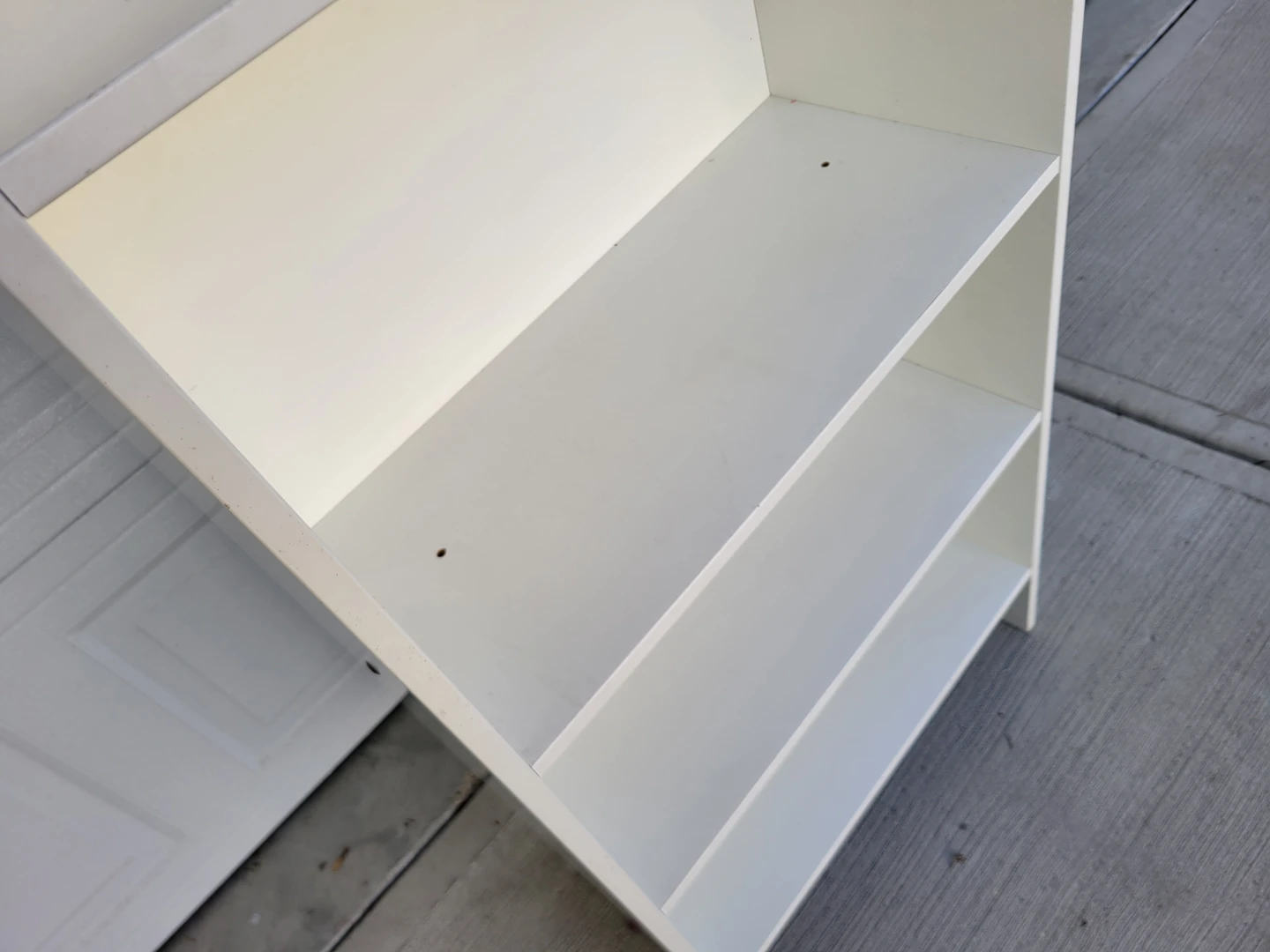 Very Nice White 4-Shelf Bookcase / Bookshelf / Shelving Unit. - photo 5