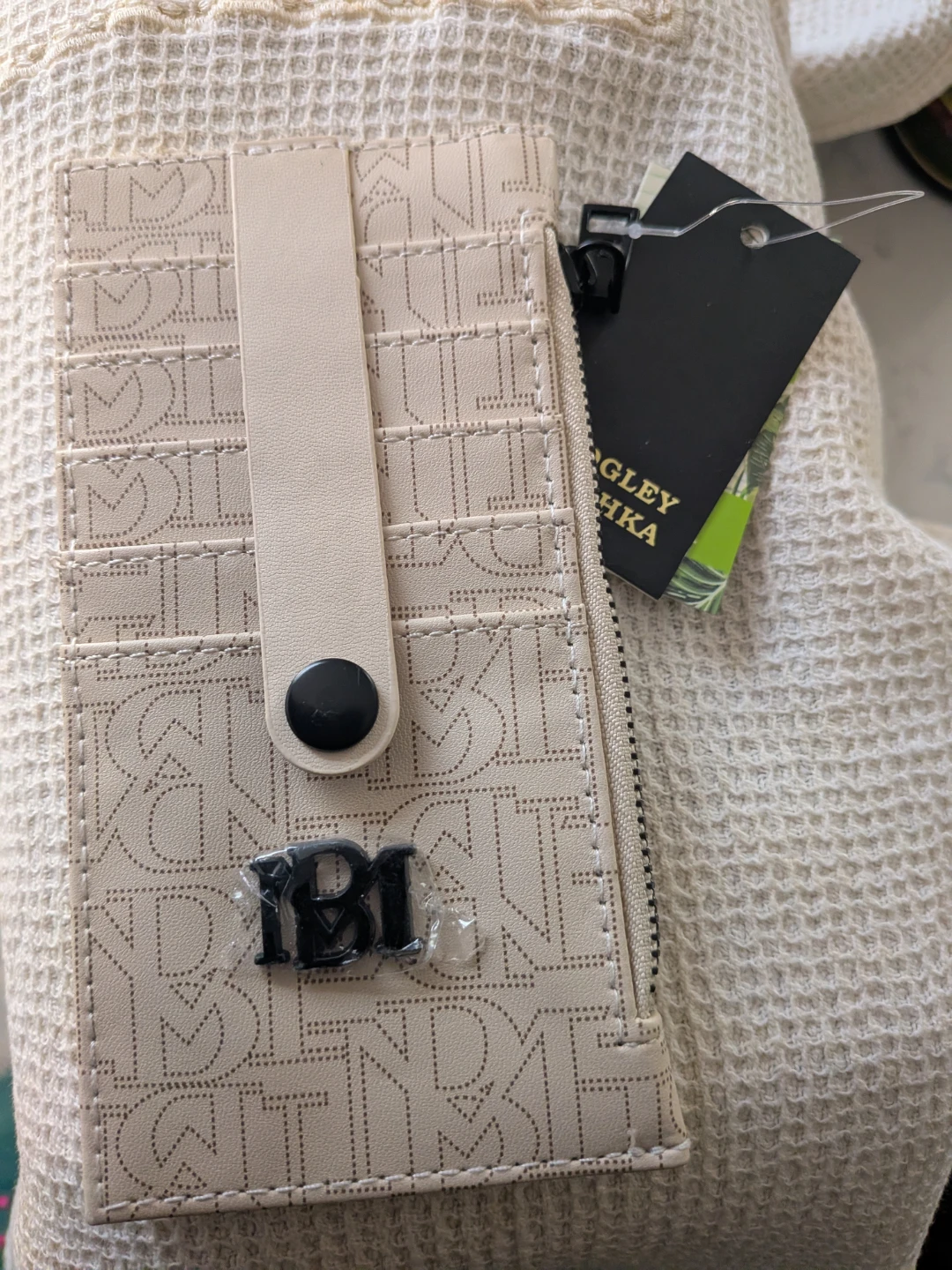 Badgley Mischka Beige Credit Card Holder with Tab - photo 2