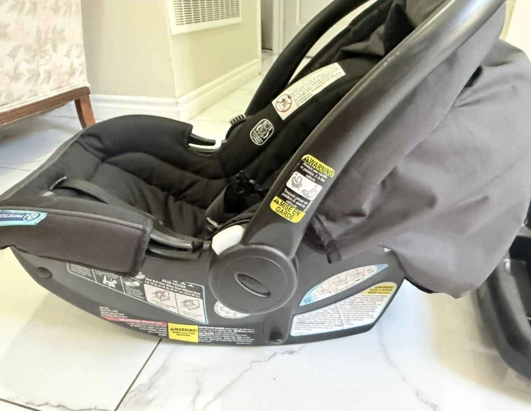 Graco SnugRide 35 Lite LX Car Seat with Two Bases - photo 2