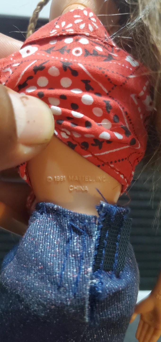 Mattel Barbie Doll with Bandana Top and Skirt - photo 5