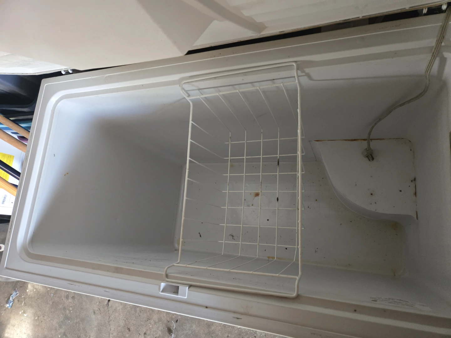 White Chest Freezer - photo 2