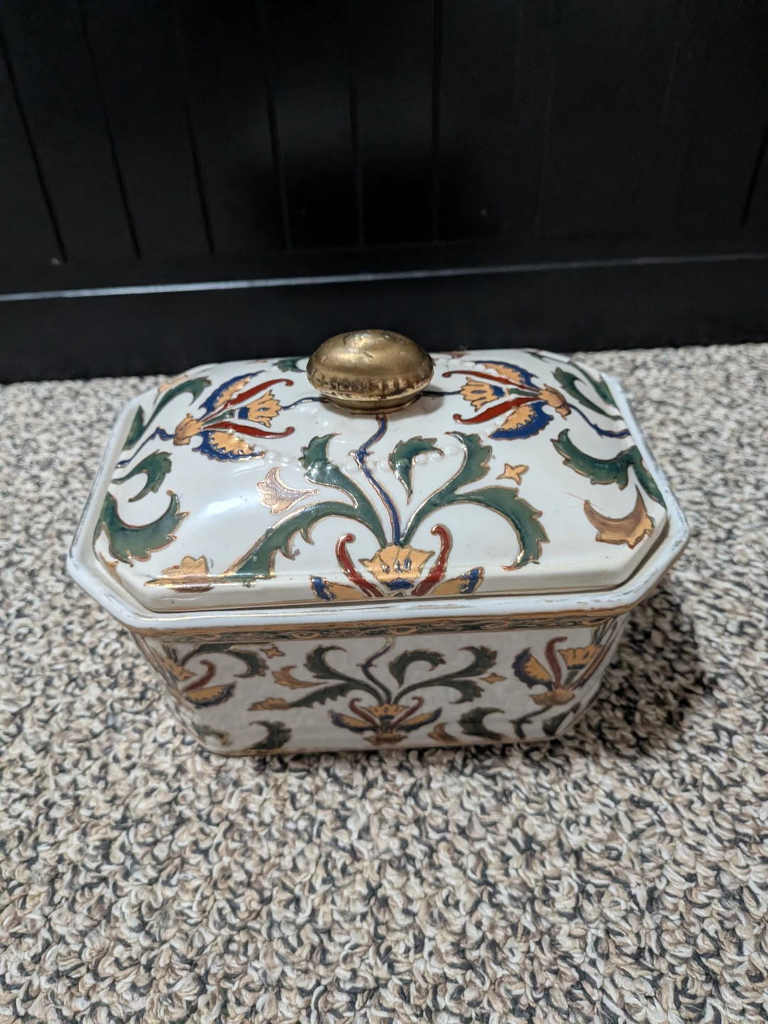 Vintage Oriental Accent Co. porcelain decorative lidded box