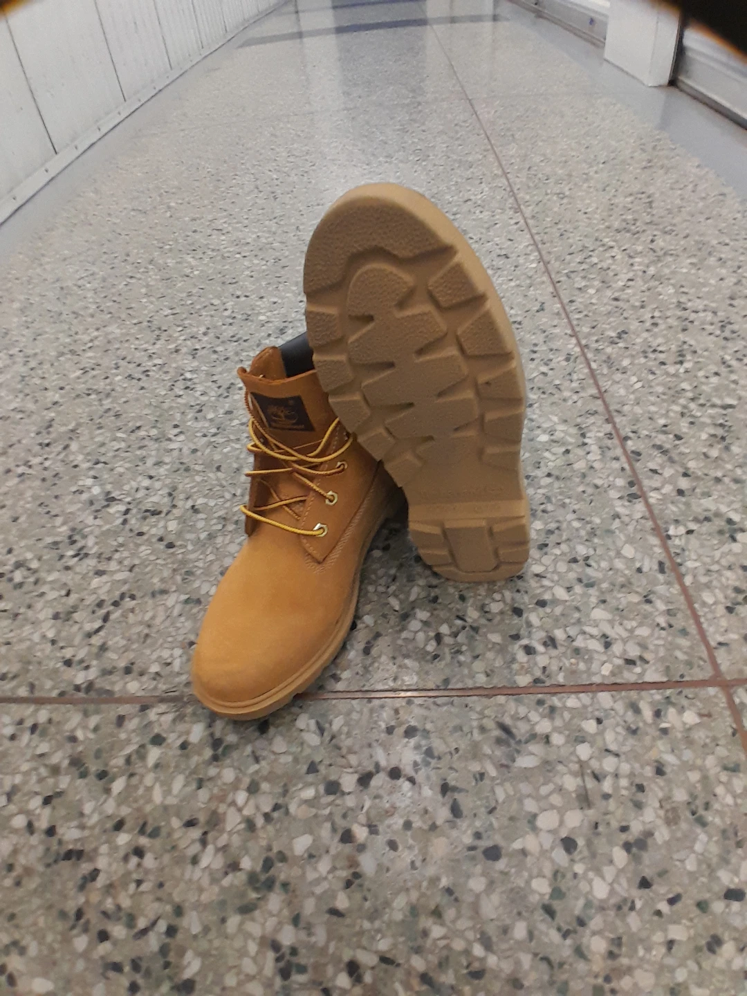Timberland Classic 6-Inch Waterproof Boots Women's Size 6 - photo 4