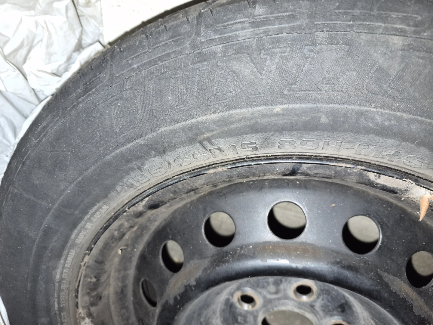 4 Dunlop P195/65R15 Tires with  Rims - photo 3