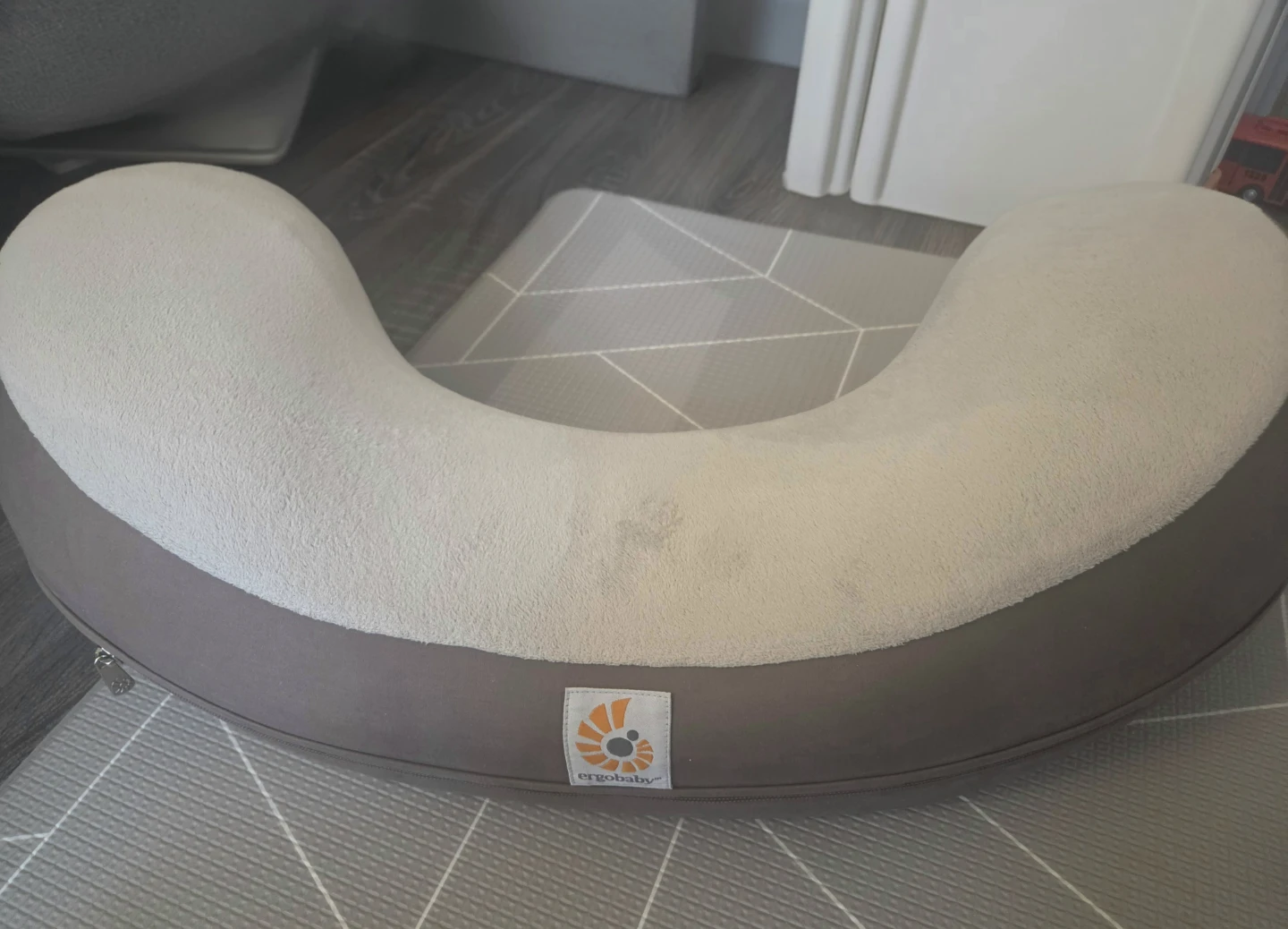 Ergobaby Nursing Pillow