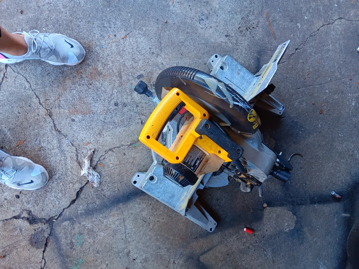 DeWalt Compound Miter Saw
