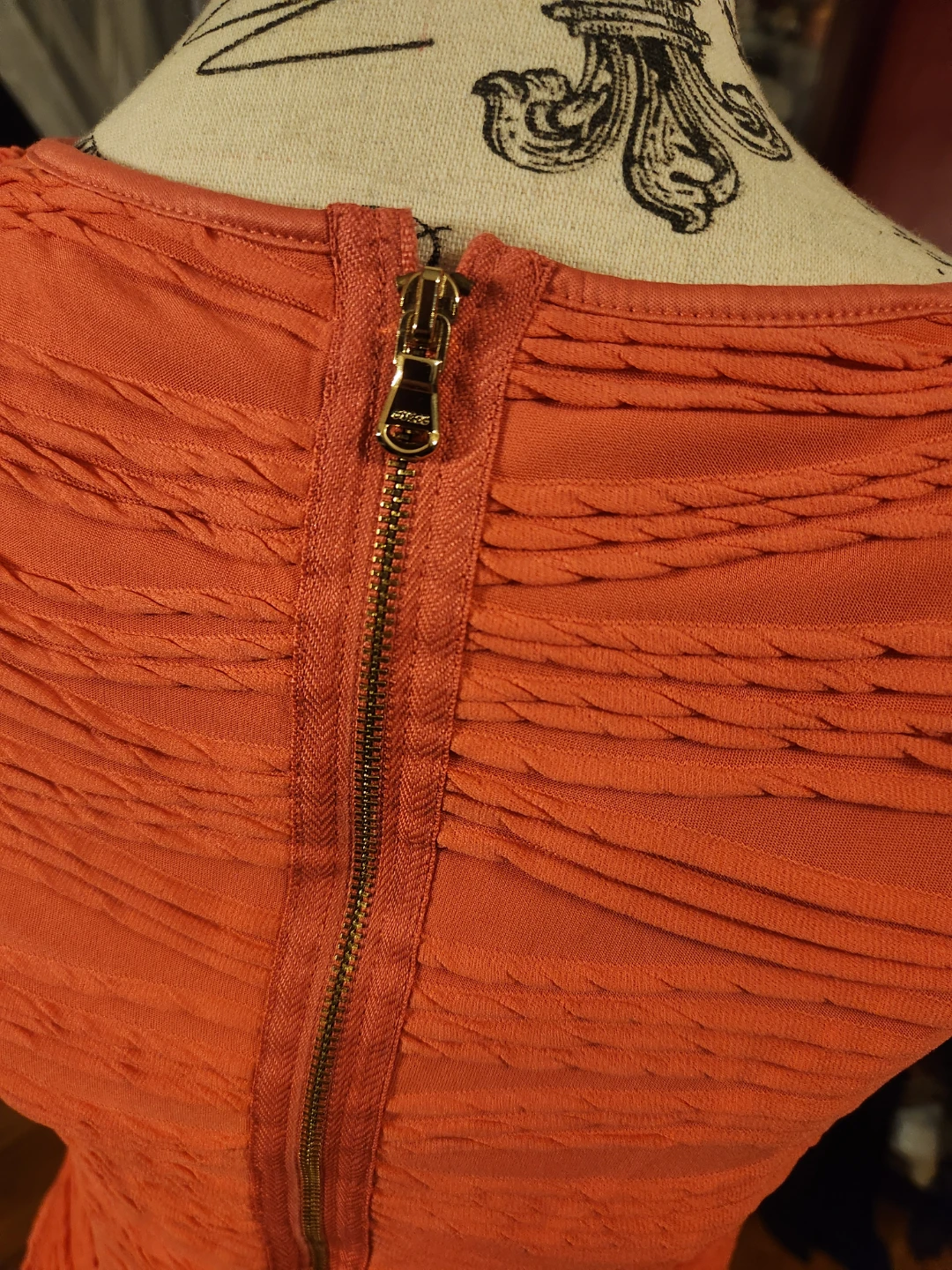 GUESS Coral Pink Textured Pleated Bandage Bodycon Mini Dress - photo 5