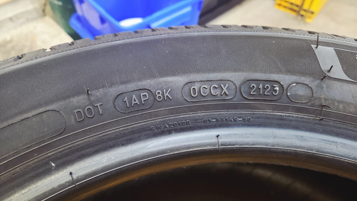 Set (4) of Michelin Defender 2 Tires - photo 4