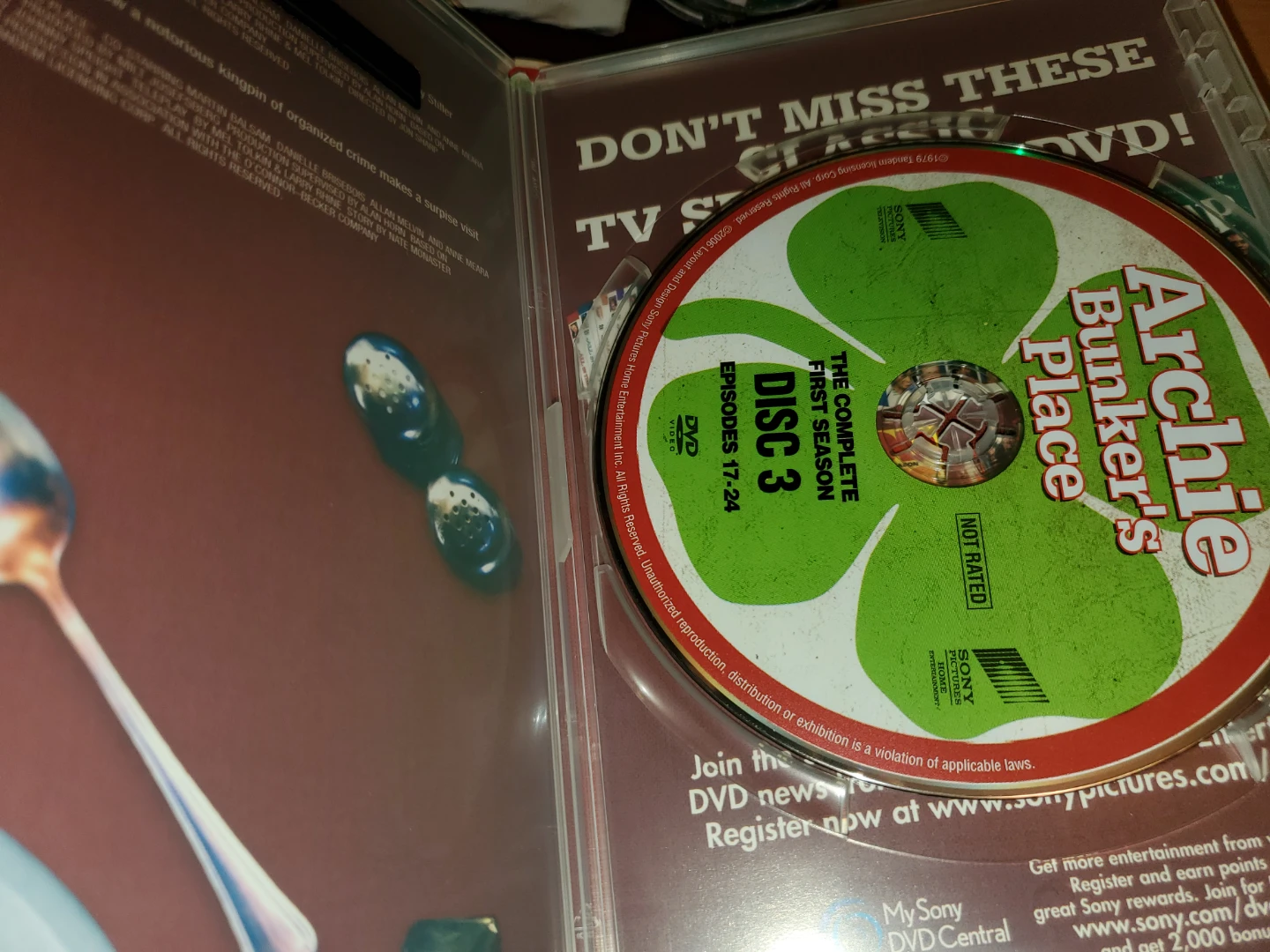 Archie Bunker's Place: The Complete First Season DVD Set - photo 5