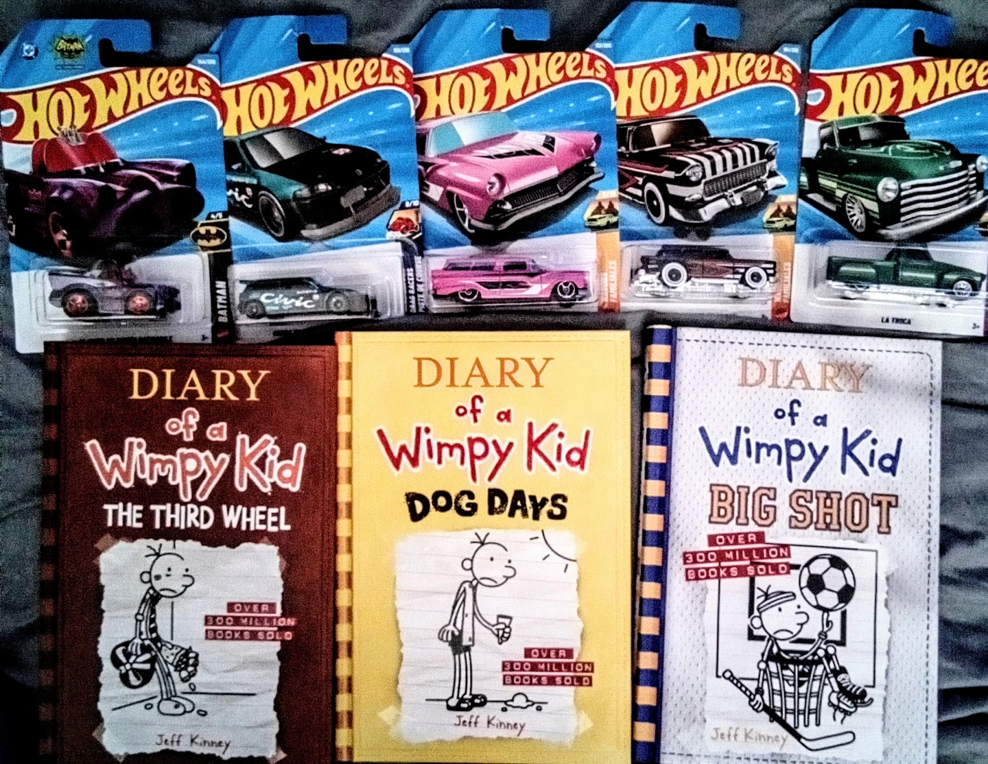 Something for everyone. Lego, Hot wheels, Artist paint and more - photo 2